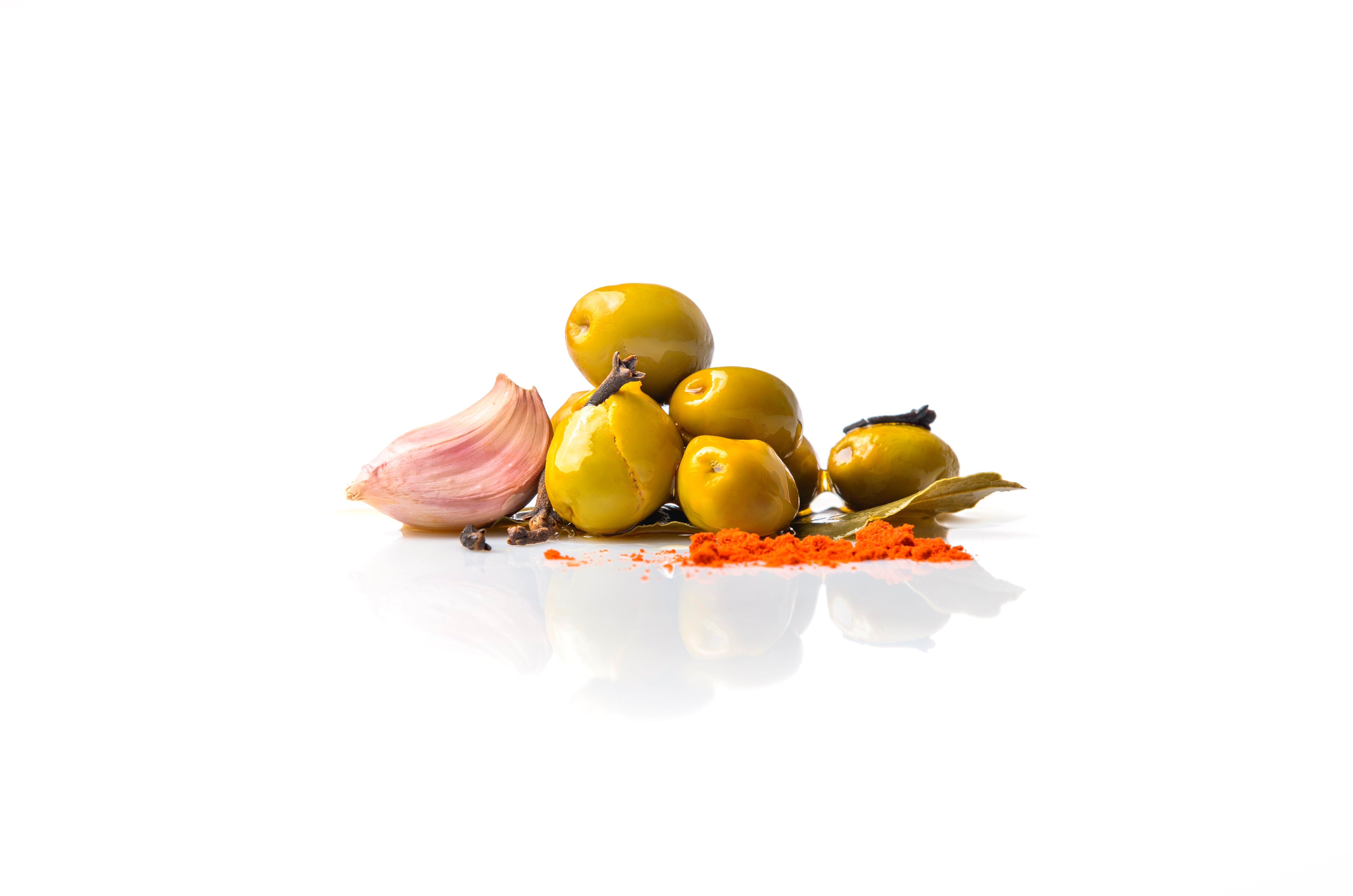 Whole Green Olive With Garlic Bay Leaf